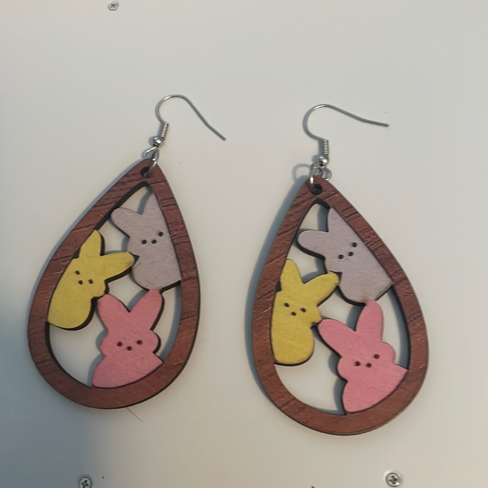 Peep earrings Brand New Never Worn One Size